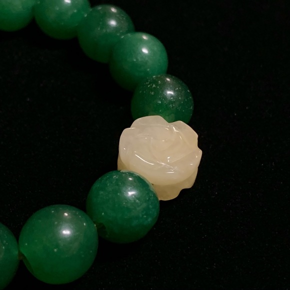 Natural Aventurine and Jade Gemstone Bracelet - Picture 3 of 4